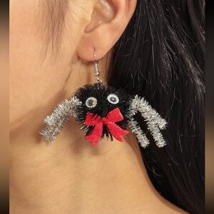 🕷️ Adorable Googly Eye Spider Drop Earrings 🕷️